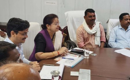 बुरहानपुर में प्रधानमंत्री फसल बीमा हेतु मुख्यमंत्री डॉ.मोहन यादव से अर्चना चिटनिस ने पुनः रखी मांग