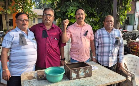 मंडी कर्मचारियों ने काली पट्टी बांधकर किया काम,नारेबाजी कर सरकार की नीतियों का किया विरोध