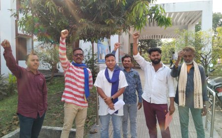 बाबा साहब के प्रतिमा के साथ अप्राकृतिक घटना का विरोध, कलेक्टर कार्यालय पहुंचकर भीम सेना नेतृत्व में दिया गया ज्ञापन