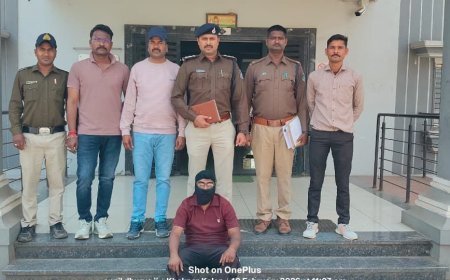खकनार पुलिस व्दारा अवैध हथियार तस्करी के आरोपी के साथ मिलकर शासकीय कार्य में बाधा उत्पन्न करने वाले फरार एवं इनामी आरोपी को गिरफ्तार करने में सफलता प्राप्त हुई