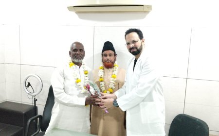 जिला हज कमेटी के अध्यक्ष अधिवक्ता फरीद अहमद का डॉक्टर सैयद नदीम ने किया स्वागत