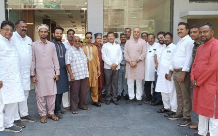 ईद मिलन समारोह का हुआ आयोजन,जनप्रतिनिधि, प्रशासनिक अफसरों के साथ पत्रकार हुए शामिल