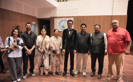 मेक्रो विज़न एकेडमी बुरहानपुर के अनहद आनंद ऑडिटोरियम में एकल नाटक