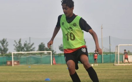 बुरहानपुर के फुटबॉल खिलाड़ी पुष्कर शैलेश सिंह का असम प्रीमियर लीग में चयन