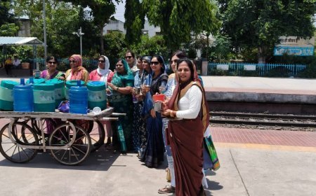 लालबाग रेलवे स्टेशन पर जल सेवा अभियान, यात्रियों को मिली राहत