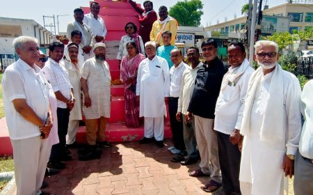 स्वतंत्र भारत के प्रथम प्रधानमंत्री पंडित जवाहरलाल नेहरू की मनाईं 62वीं पुण्यतिथि, प्रतिमा पर माल्यार्पण कर दी श्रद्धांजलि