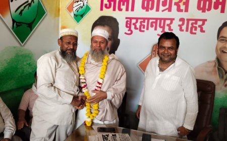 कांग्रेस संगठन सृजन अभियान के तहत जिला अल्पसंख्यक कांग्रेस के नए अध्यक्ष की रायशुमारी के लिए पहुंचे बुरहानपुर प्रभारी जाकिर खान