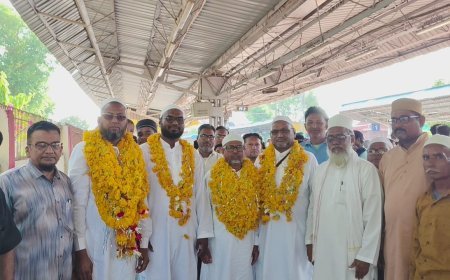 46 दिन की हज यात्रा से लौटे 8 शिक्षकों का हुआ स्वागत
