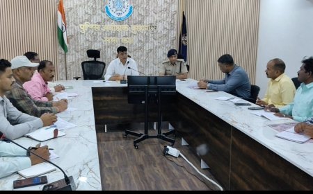 पुलिस अधीक्षक ने ली आसूचना संकलन करने वाले अधिकारियों की मासिक बैठक