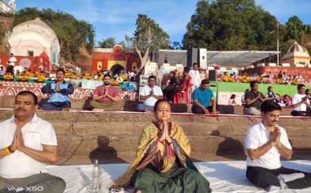 अंतर्राष्ट्रीय योग दिवस पर बुरहानपुर में ताप्ती तट बना योगमय,योग विश्व कल्याण और मानवता को जोड़ने का माध्यम-अर्चना चिटनिस