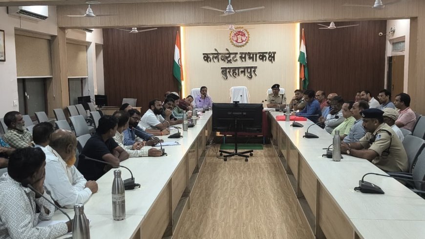 उद्योग नगर के श्रमिकों की हड़ताल हाई कोर्ट का स्टे ऑर्डर देखने के बाद हुई खत्म, प्रशासनिक अफसरों ने प्रतिनिधिमंडल की ली बैठक