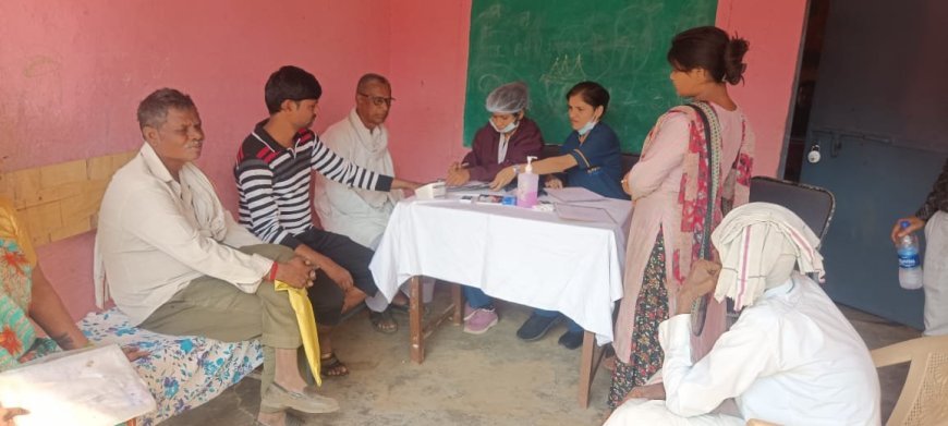 ऑल इज़ वेल हॉस्पिटल द्वारा ग्राम तुकईथड़ में स्वास्थ्य शिविर का किया गया आयोजन