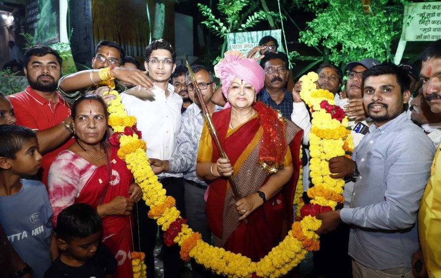 माँ वाघेश्वरी ग्रामोदय मेले में गूंजा हास्य का रंग, “महाराष्ट्र हास्य दिंडी” ने बांधा समां, ग्रामीणों व भक्तों की उमड़ी भारी भीड़