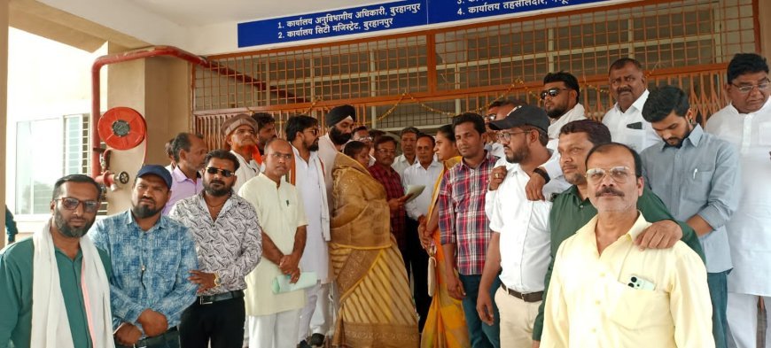 बिजली दारों गैस के बढ़ते दामों, एलपीजी गैस की किल्लत के विरोध मे कांग्रेस दिया ज्ञापन