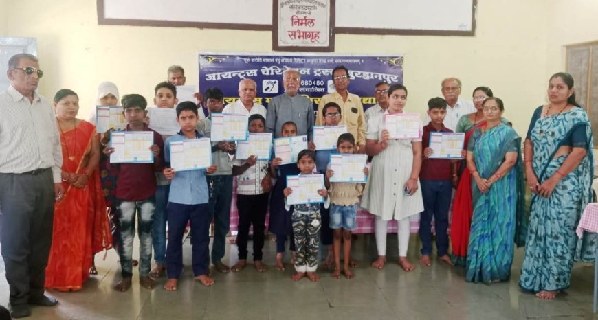 मूकबधिर अंध विद्यालय के 51 छात्र छात्राओं ने परीक्षा देकर शत प्रतिशत परीक्षा उत्तीर्ण कर शाला का नाम किया रोशन