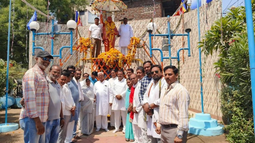 कांग्रेस पार्टी ने किया डॉ बाबा साहब अंबेडकर जी की प्रतिमा पर माल्यार्पण
