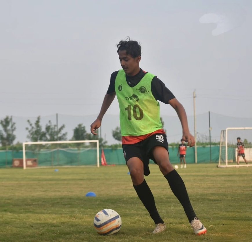 बुरहानपुर के फुटबॉल खिलाड़ी पुष्कर शैलेश सिंह का असम प्रीमियर लीग में चयन