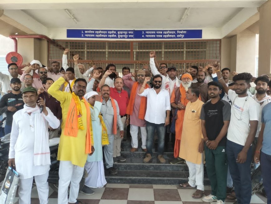 ज्ञापन के साथ गौ माता को बनाएं राष्ट्र माता के लगे नारे