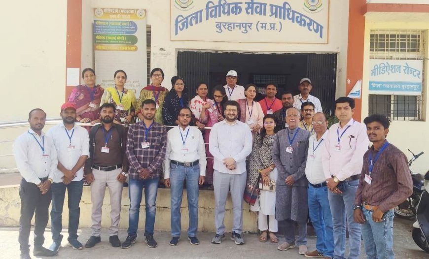 नालसा व सालसा की योजनाओं से पैरालीगल वालेटियर्स को किया जागरूक