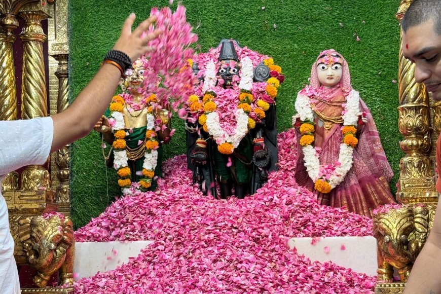 प्राचीन स्वामीनारायण मंदिर में भगवान लक्ष्मी नारायण देव हरीकृष्ण महाराज का भव्य दिव्य अभिषेक