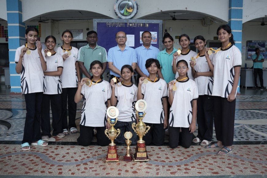 U-14 बालिका टीम ने कबड्डी में गोल्ड पदक जीतकर देवास में मेक्रो विजन एकेडमी का परचम लहराया