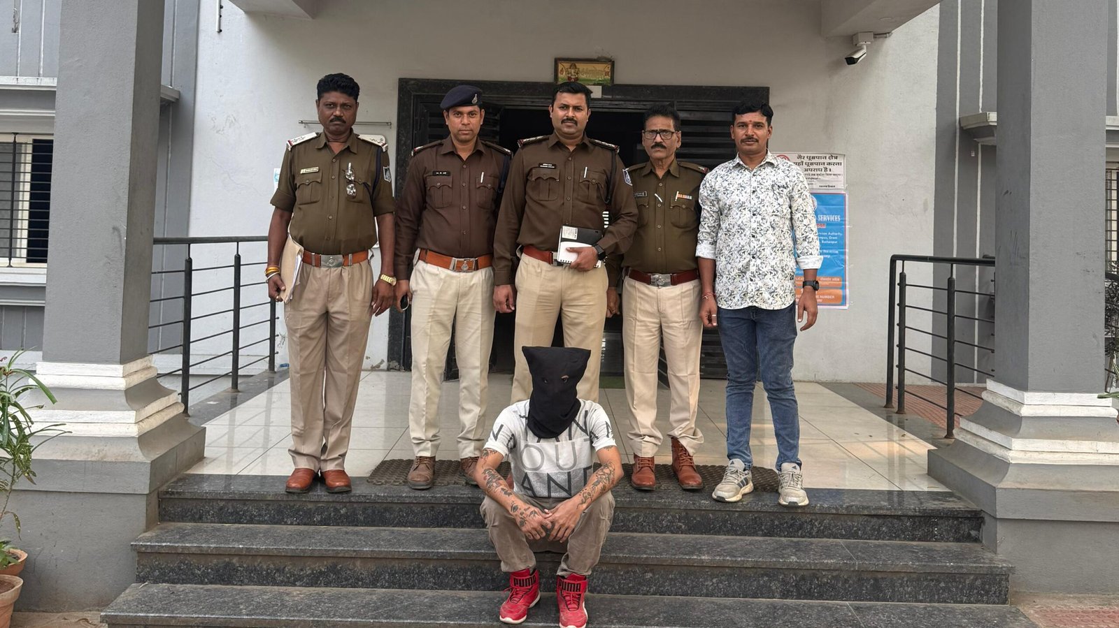 अवैध हथियार निर्माण एवं तस्कर के विरुद्ध थाना खकनार की प्रभावी कार्यवाही